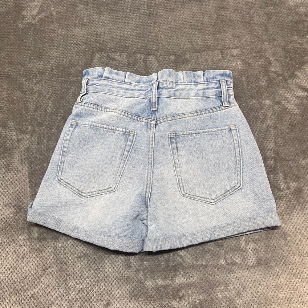 NWT Urban Daizy Womens High Waist Paperbag Denim Shorts Light Wash Blue Size M - Picture 2 of 8